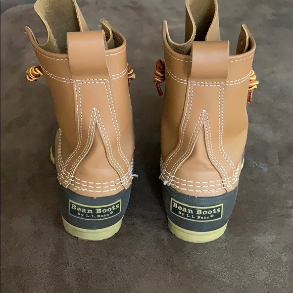 SALE!!! LL Bean duck boots color tan/brown in sz 6M - Picture 2 of 7